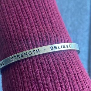 NWOT Silver Inspirational Bracelet